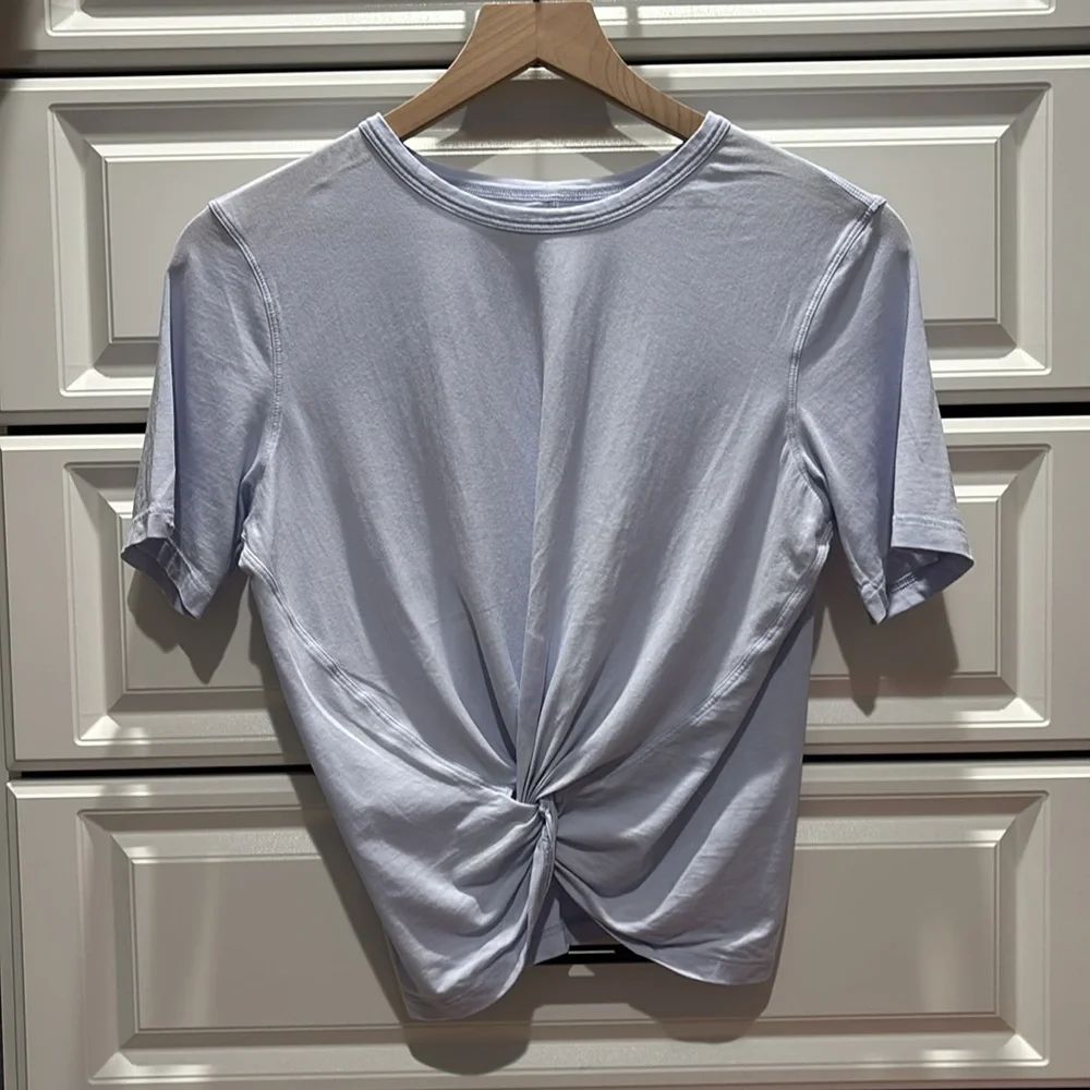 lululemon Crescent Tee, Periwinkle, Size 4 - Picture 2 of 4